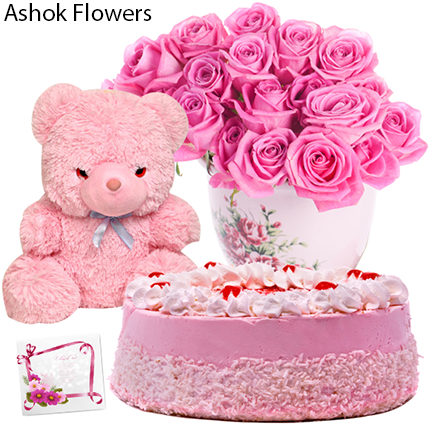 Rose Teddy Strawberry Cake