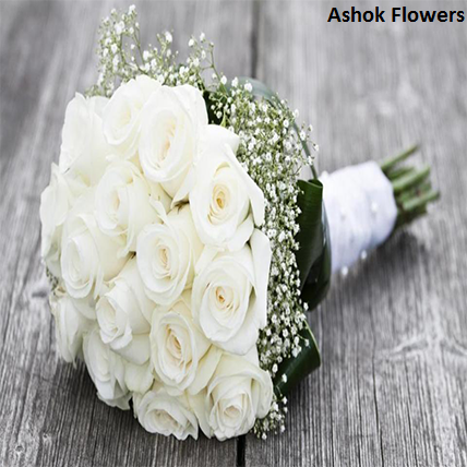 white roses bunch 2